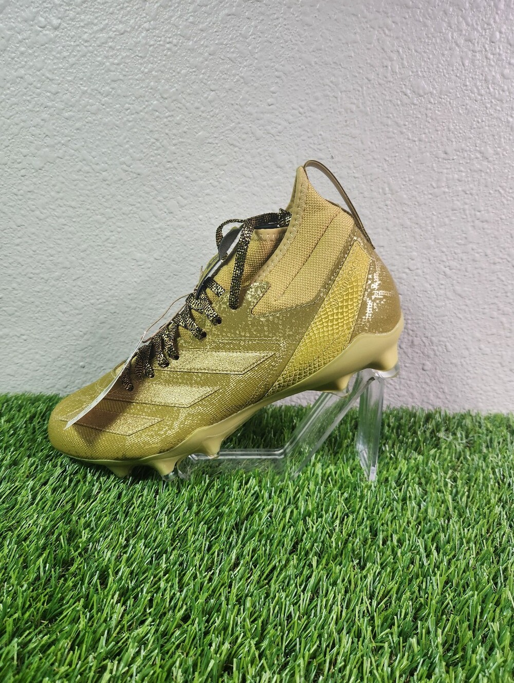 NWT Size 9.5 adidas Adizero Impact Gold Disney Men Football Cleats Jafar JP9955